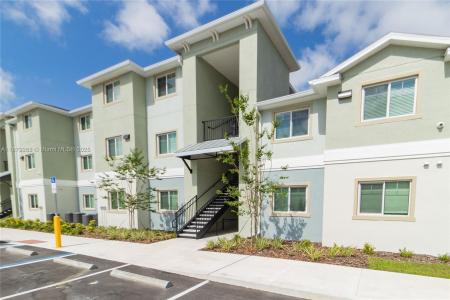 8247 Tanager Square 306, New Port Richey, Florida 34655