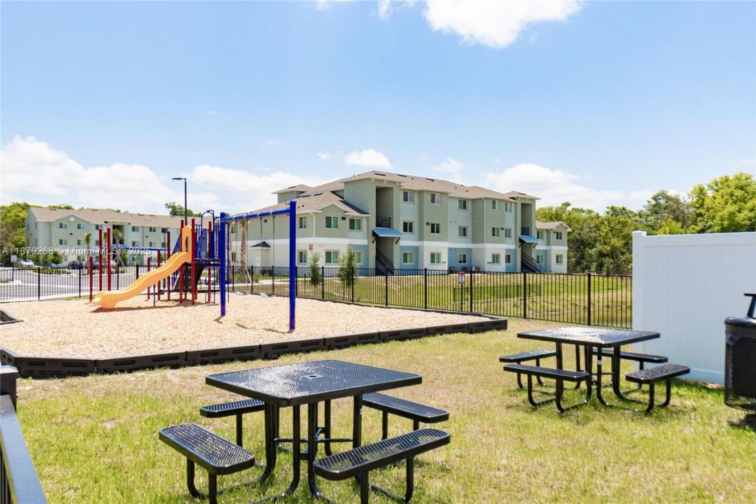 8247 Tanager Square 306, New Port Richey, Florida 34655