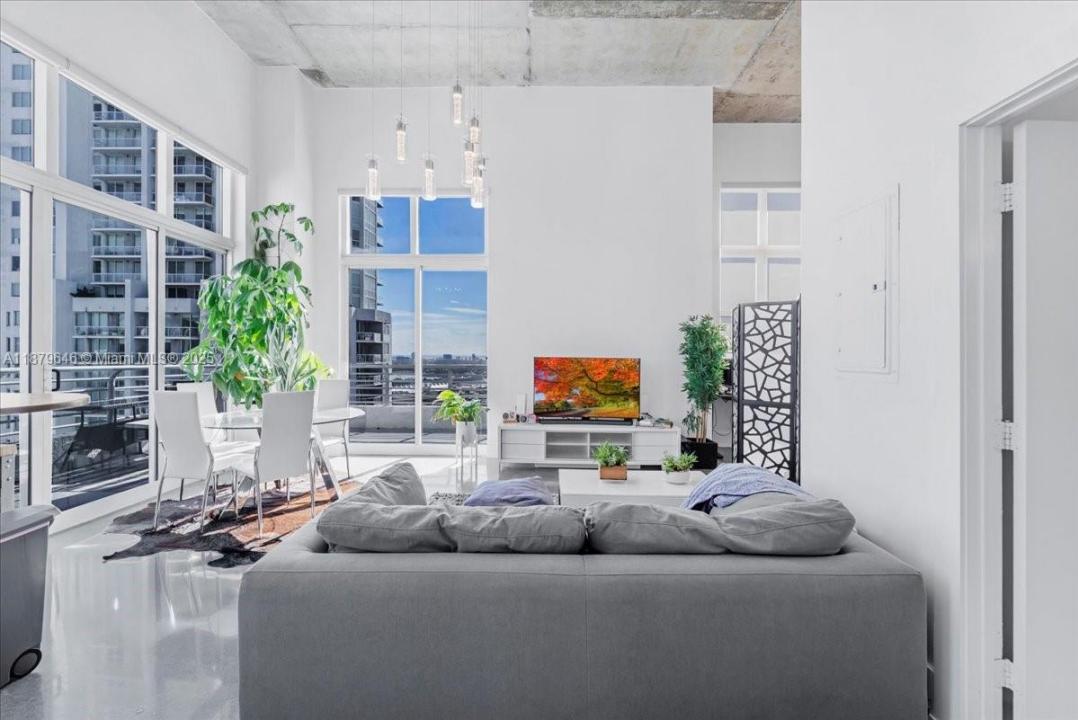 133 NE 2nd Ave 3601, Miami, Флорида 33132, Соединенные Штаты