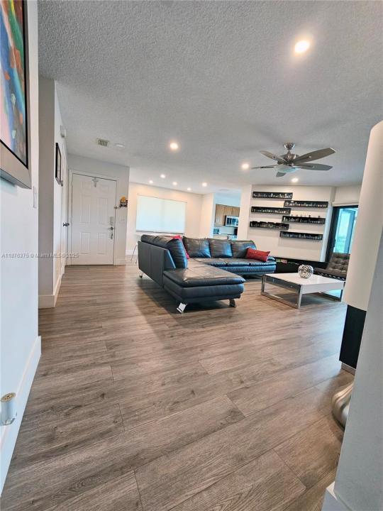 3483 Emerald Oaks Dr 1701, Hollywood, Florida 33021