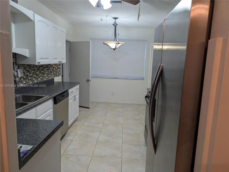 4550 NW 43rd St, Lauderdale Lakes, Florida 33319, Stati Uniti