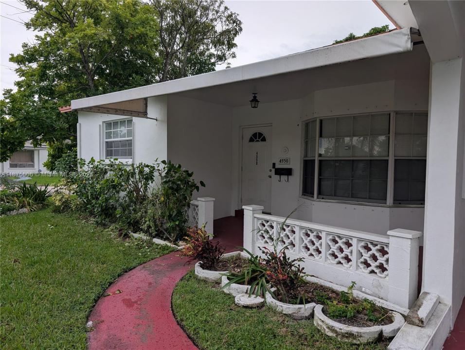 4550 NW 43rd St, Lauderdale Lakes, Florida 33319, Stati Uniti