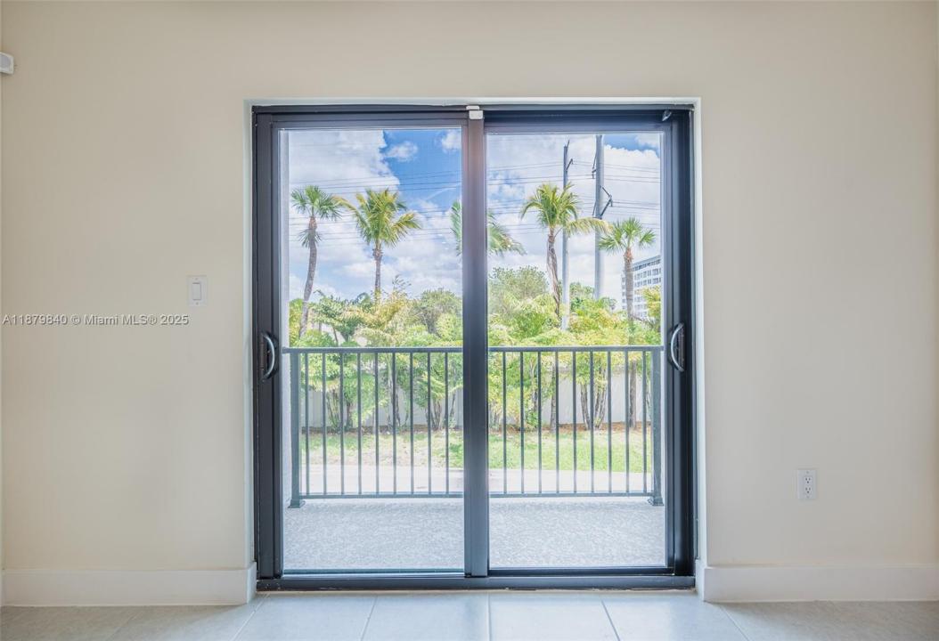 8001 NW 41st St F-208, Doral, Florida 33166, Estados Unidos