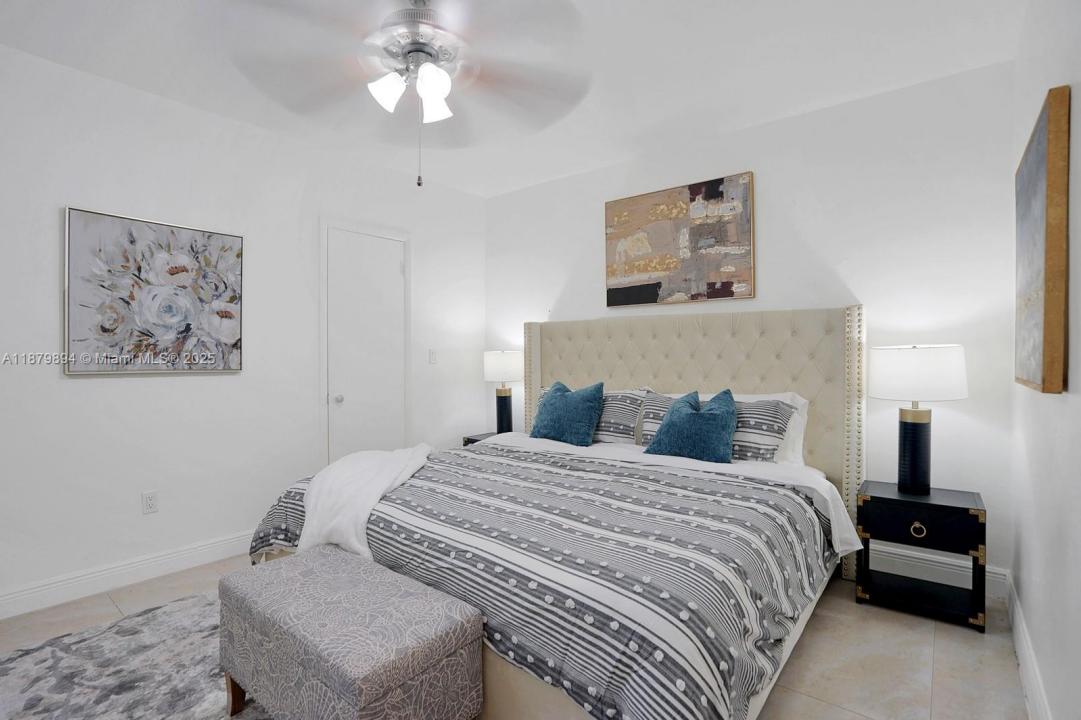 975 SW 10th St 3, Miami, フロリダ 33130, アメリカ合衆国