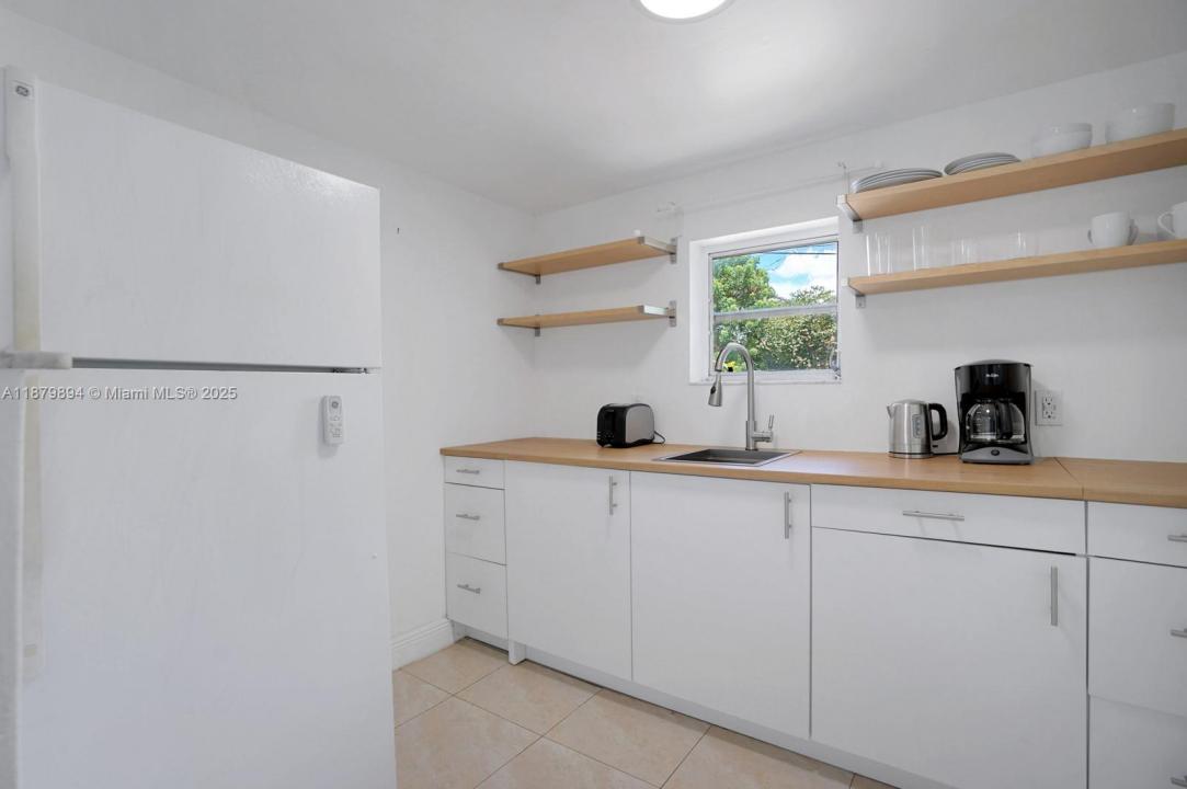 975 SW 10th St 3, Miami, フロリダ 33130, アメリカ合衆国