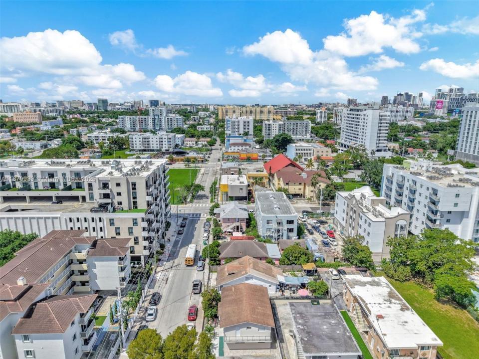119 SW 7th Ave, Miami, フロリダ 33130, アメリカ合衆国