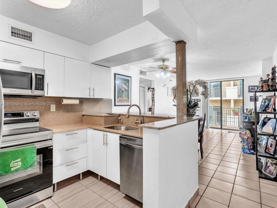 546 SW 1st St 607, Miami, Florida 33130, Estados Unidos