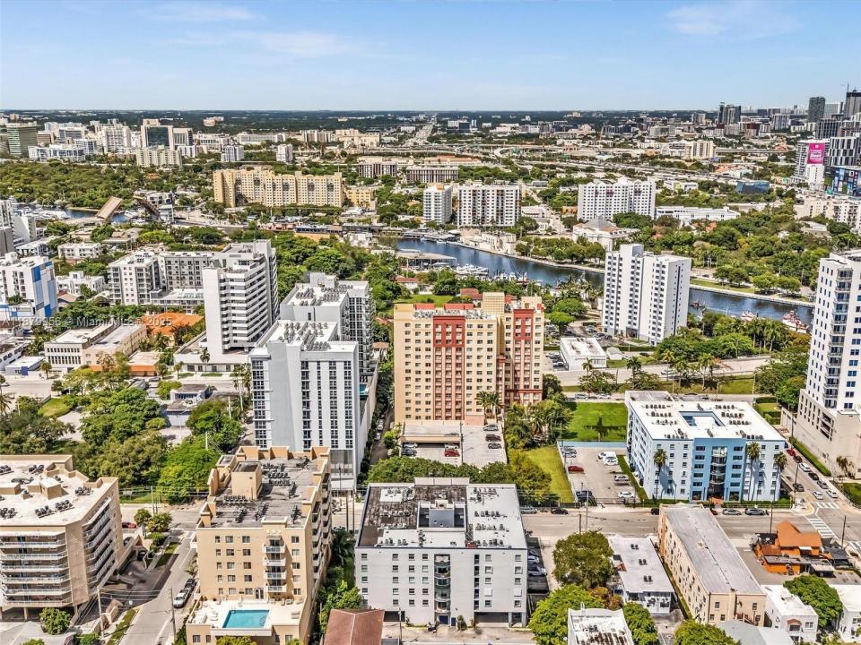 546 SW 1st St 607, Miami, Florida 33130, Estados Unidos