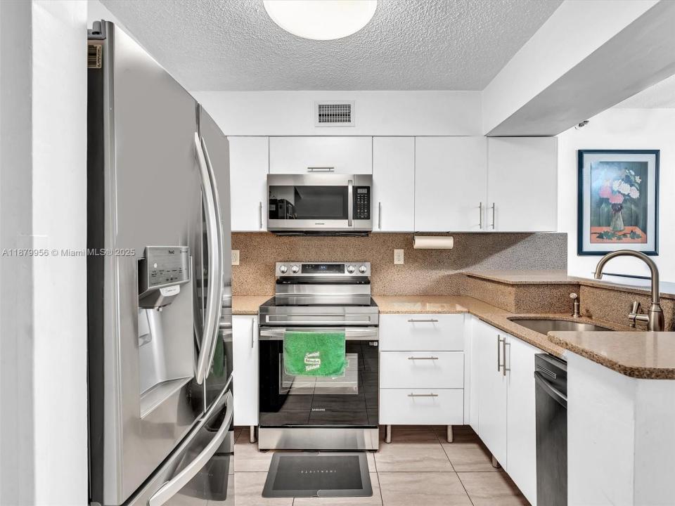 546 SW 1st St 607, Miami, Florida 33130, Estados Unidos