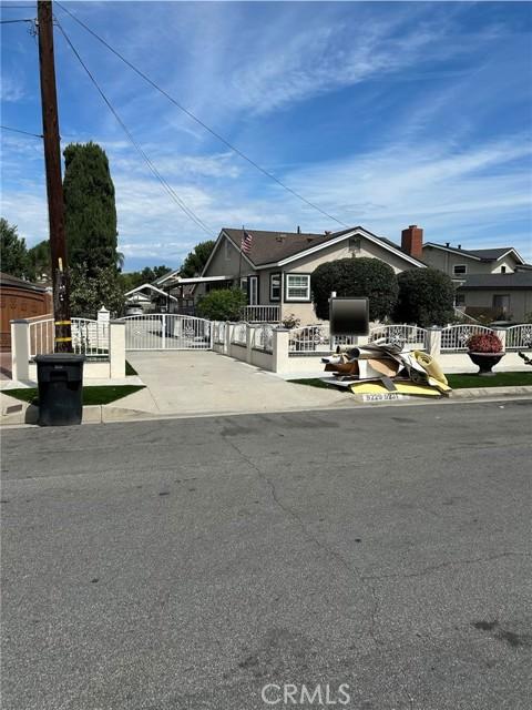 Mandale, Bellflower, Californie 90706, États-Unis