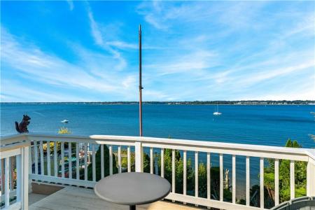 41 White Avenue, East Providence, RI 02915, USA