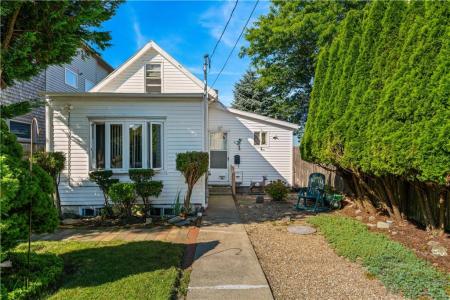 41 White Avenue, East Providence, Rhode Island 02915, États-Unis