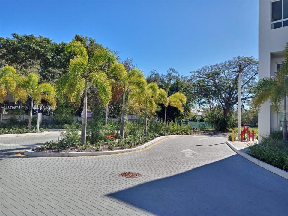 2555 NE 193rd St 2205, Miami, Flórida 33180, Estados Unidos