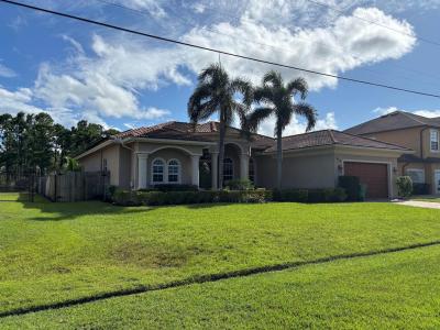 5829 NW Zenith Drive, Port St Lucie, Florida 34986