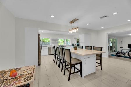2633 NE 3rd Ave, Wilton Manors, פלורידה 33334, ארצות הברית של אמריקה 
