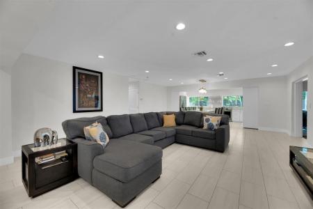 2633 NE 3rd Ave, Wilton Manors, פלורידה 33334, ארצות הברית של אמריקה 
