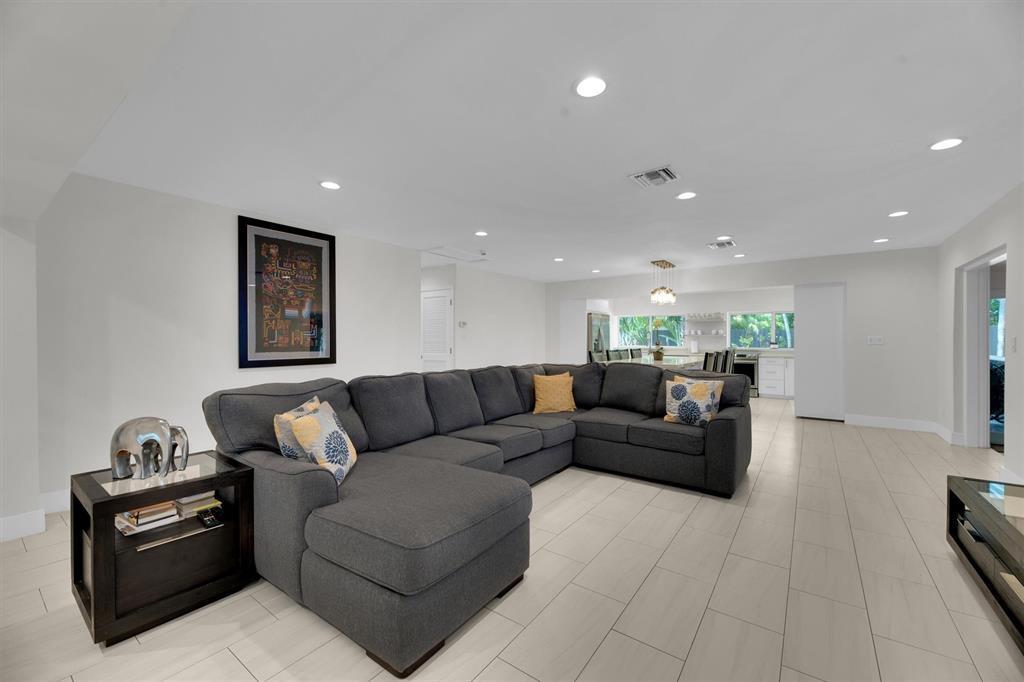 2633 NE 3rd Ave, Wilton Manors, Florida 33334