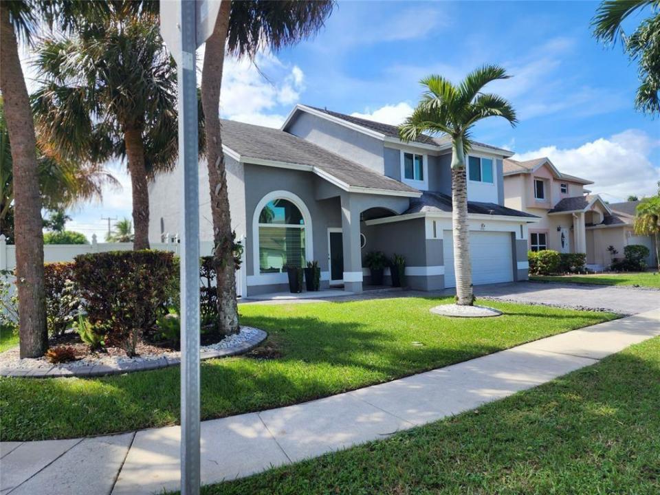 9700 SW 16th Ct, Pembroke Pines, Florida 33025