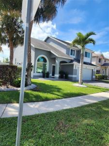 9700 SW 16th Ct, Pembroke Pines, Florida 33025