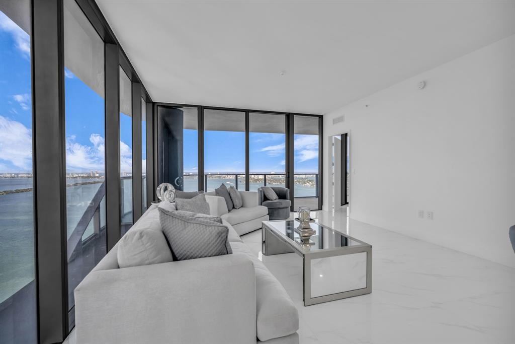 700 NE 24 4501, Miami, Florida 33137