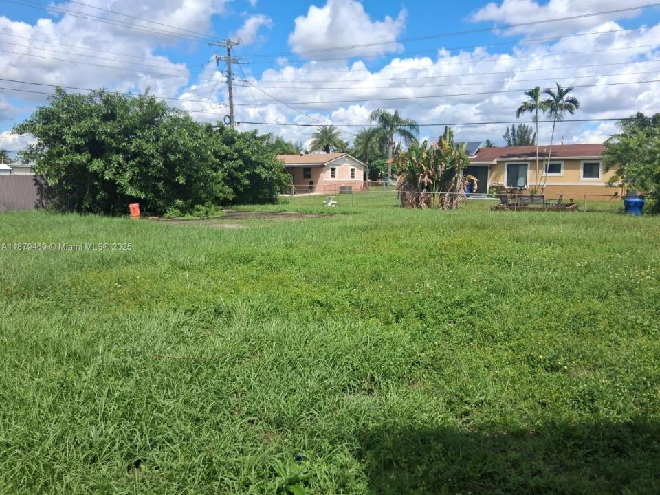 Miami Gardens, Florida 33056