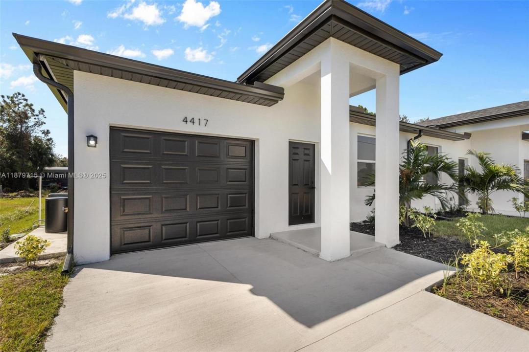 4417 28TH ST SW 4417, Lehigh Acres, Florida 33973