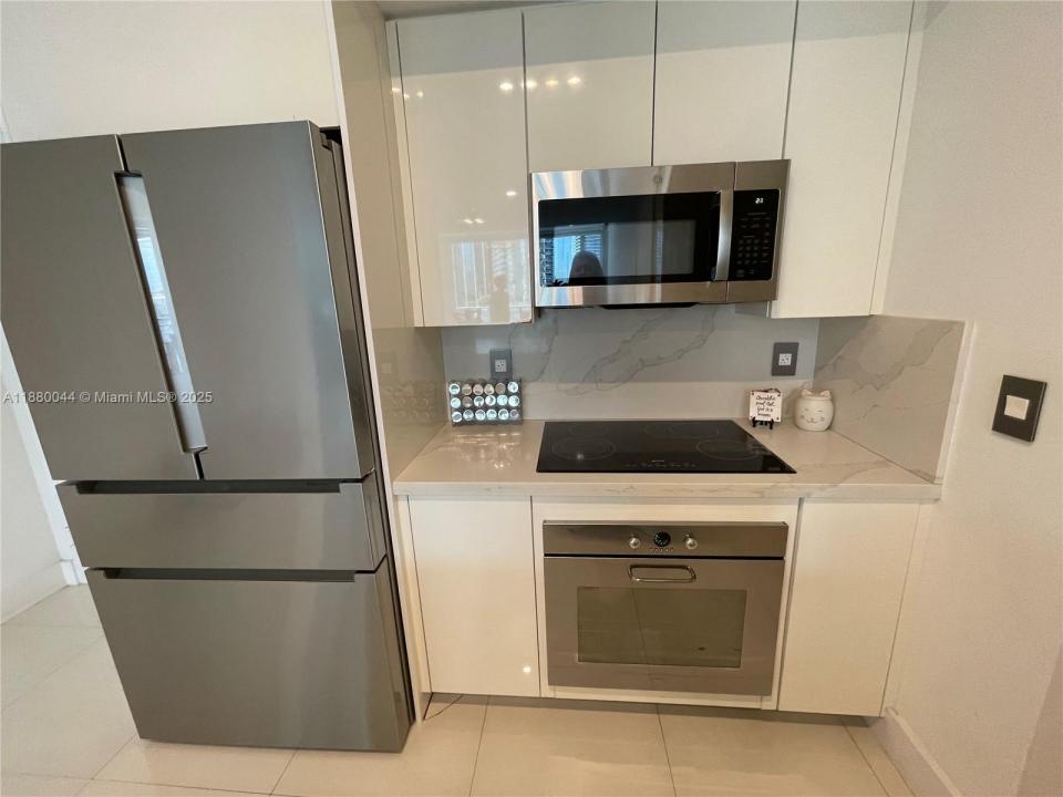 92 SW 3rd St 1602, Miami, Florida 33130, USA