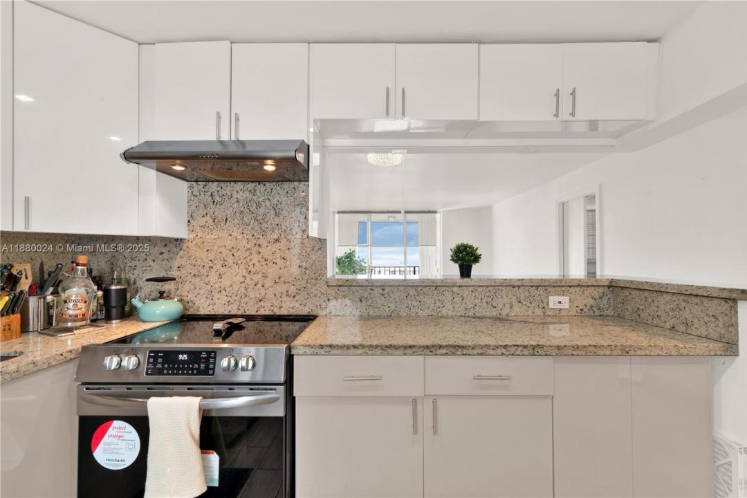 7850 Byron Ave 702, Miami Beach, 佛罗里达州 33141, 美国