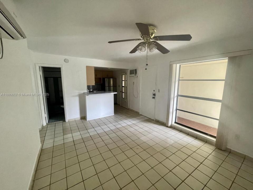 1600 S Le Jeune Rd 16, Coral Gables, Florida 33134, Stati Uniti