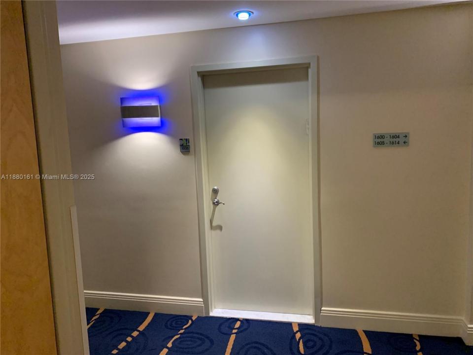 185 SW 7th St 1606, Miami, フロリダ 33130, アメリカ合衆国