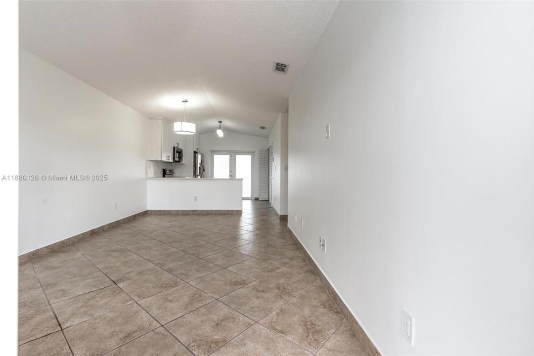 2236 W 74th Pl 9C, Hialeah, Florida 33016, Estados Unidos