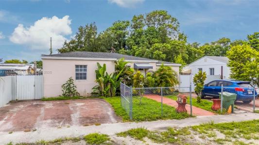 580 SE 2nd St, Hialeah, Florida 33010, USA