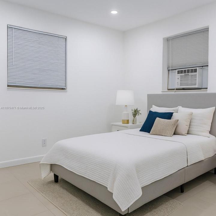 1046 Foster Rd 1, Hallandale Beach, פלורידה 33009, ארצות הברית של אמריקה 