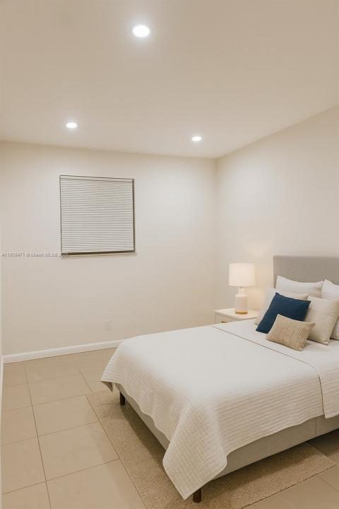 1046 Foster Rd 1, Hallandale Beach, פלורידה 33009, ארצות הברית של אמריקה 