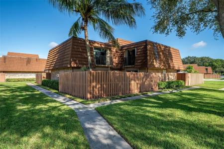 2551 Lakeview Ct, Cooper City, Florida 33026, USA