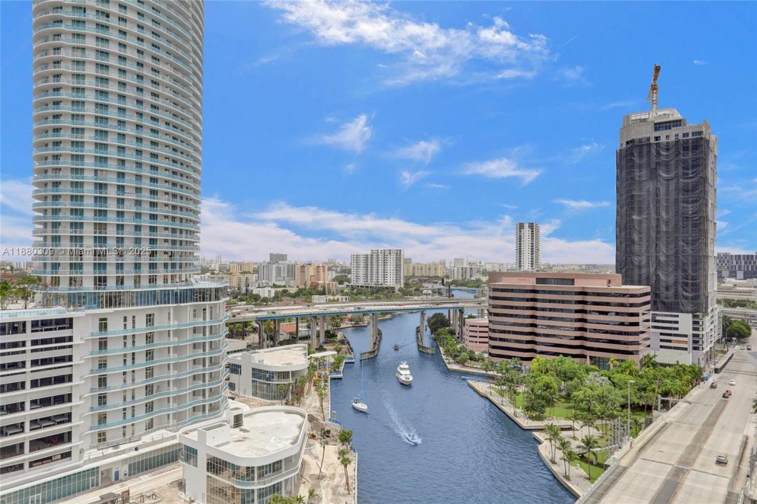 185 SW 7th St 1600, Miami, Флорида 33130, Соединенные Штаты