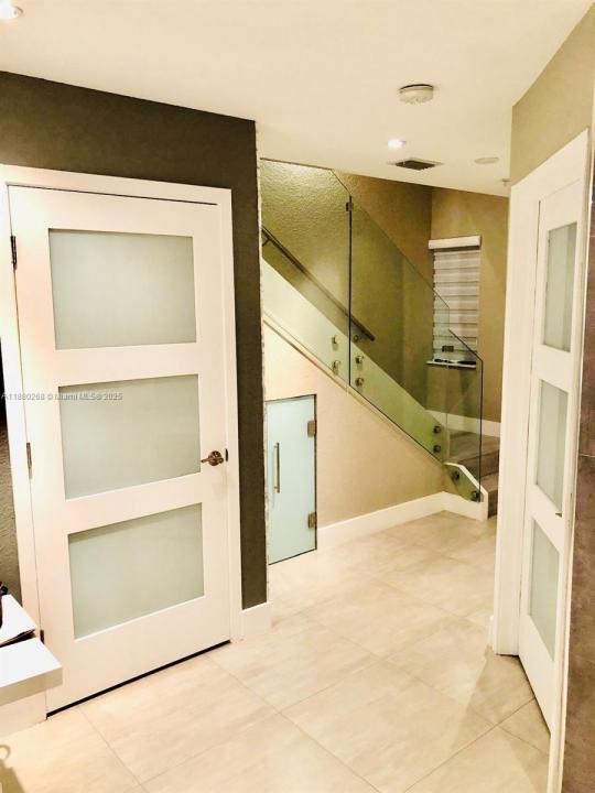 10704 NW 88th Ave 10704, Hialeah Gardens, Florida 33018, Estados Unidos