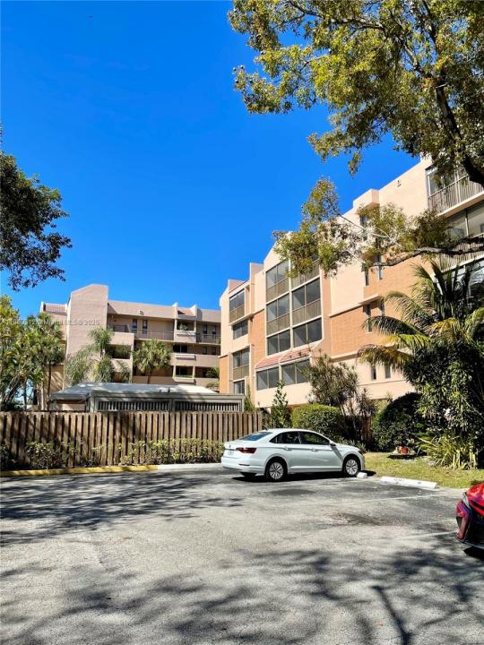 6800 Cypress Rd 408, Plantation, Floride 33317, États-Unis
