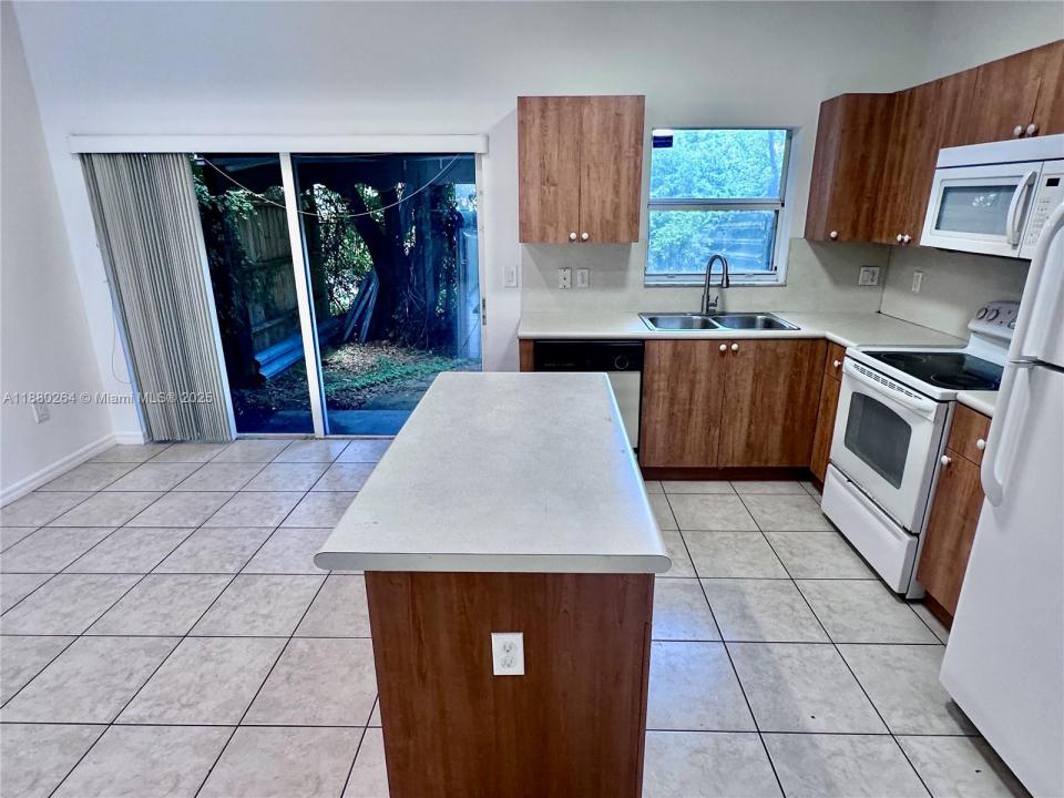 1631 SE 30th St 1631, Homestead, Florida 33035