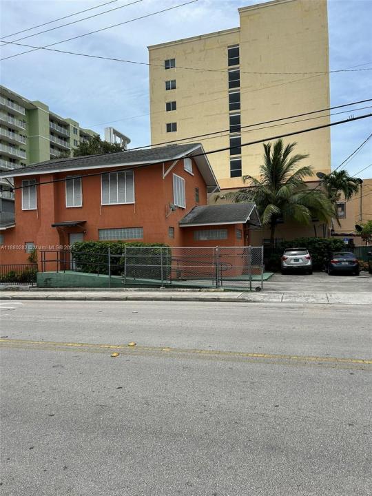 242 NW 12th Ave, Miami, פלורידה 33128, ארצות הברית של אמריקה 