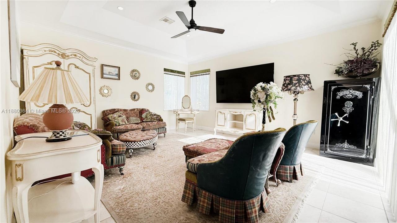 460 NE Cornwall Ave, Port St. Lucie, Florida 34983