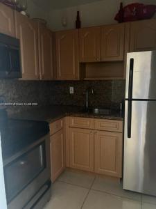 8007 W 6th Ave E, Hialeah, Florida 33014, USA