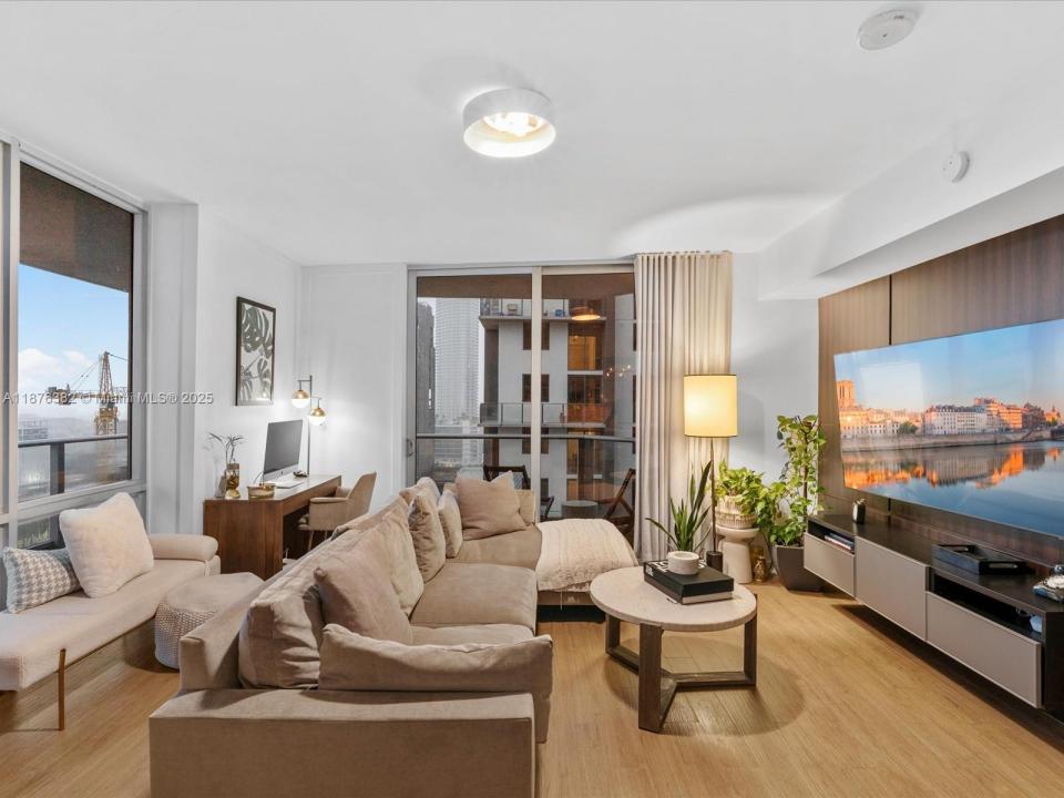 1010 SW 2nd Ave 1908, Miami, Florida 33130