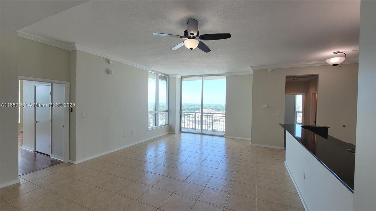 9055 SW 73rd Ct 2503, Miami, Floryda 33156, USA