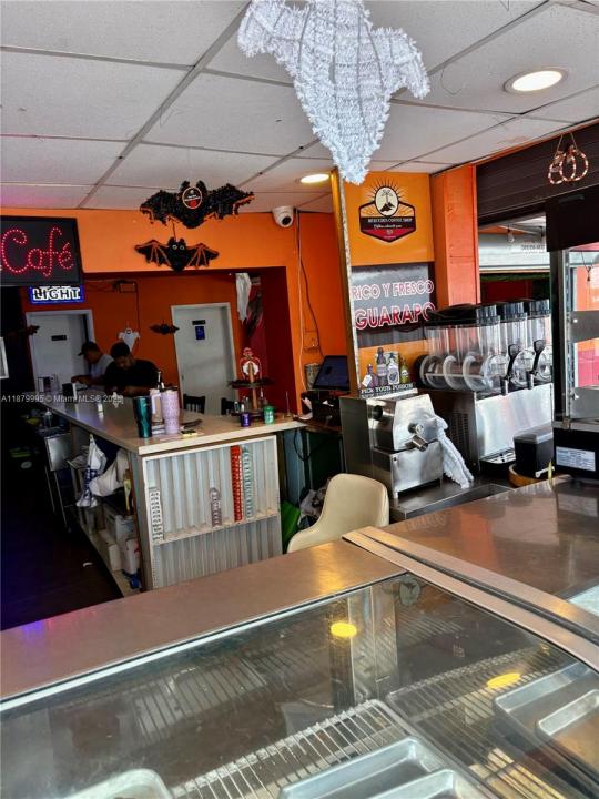 3595 NW 54th St, Hialeah, 佛羅里達州 33142, 美國