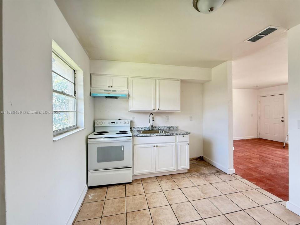 1703 Palm Drive A, Fort Myers, 佛罗里达州 33907, 美国