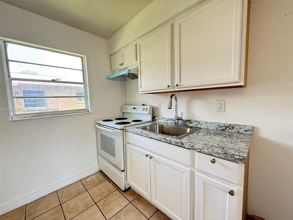 1703 Palm Drive A, Fort Myers, 佛罗里达州 33907, 美国