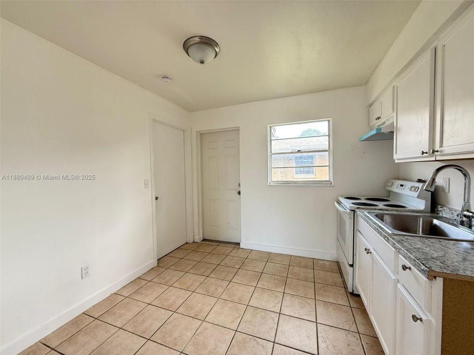 1703 Palm Drive A, Fort Myers, 佛罗里达州 33907, 美国