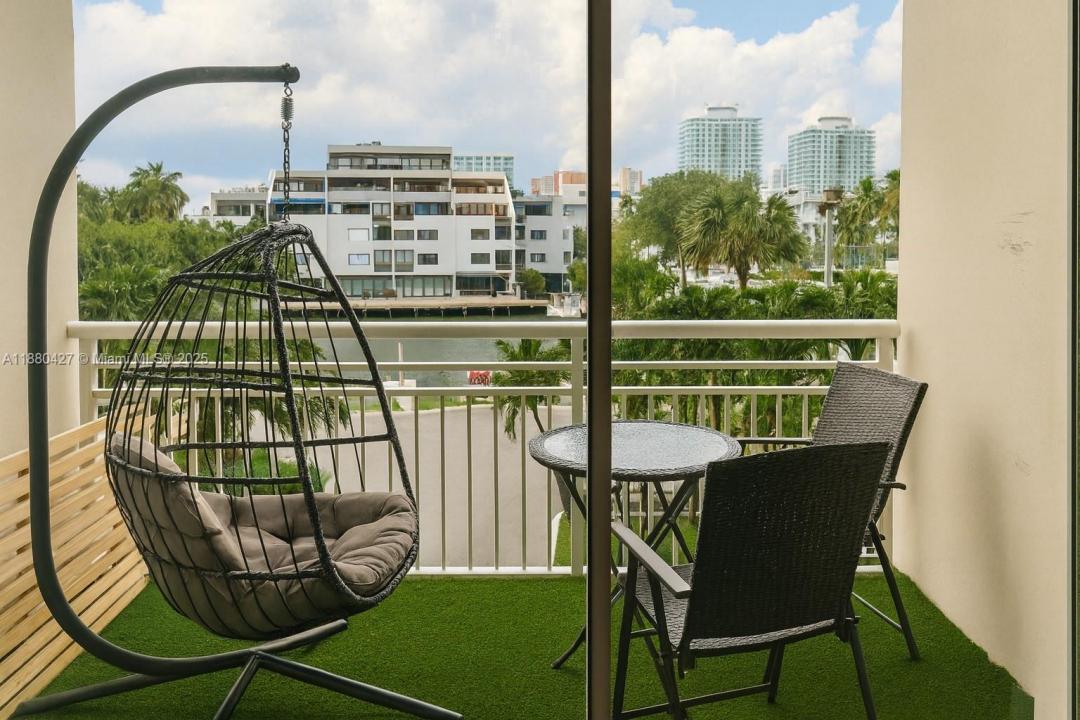 400 Kings Point Dr 327, Sunny Isles Beach, Flórida 33160, Estados Unidos