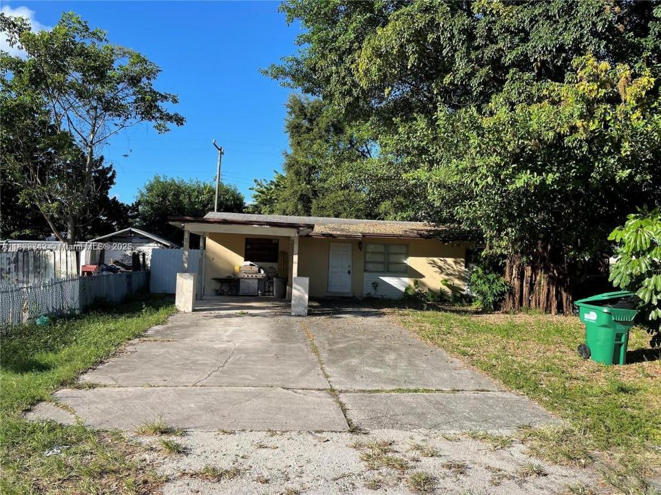 2755 NE 207th St, Aventura, Florida 33180